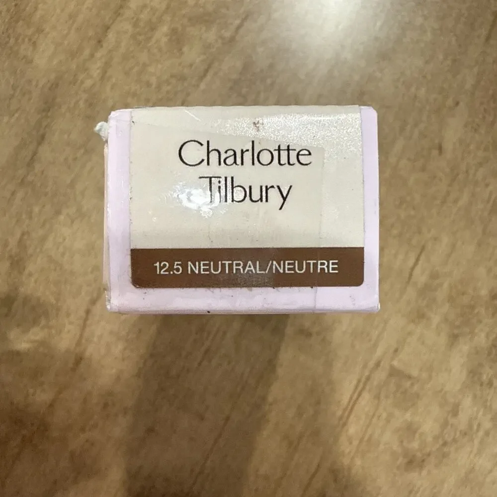 CHARLOTTE TILBURY Airbrush Flawless Foundation *12.5 Neutral* 30ml / 1 oz